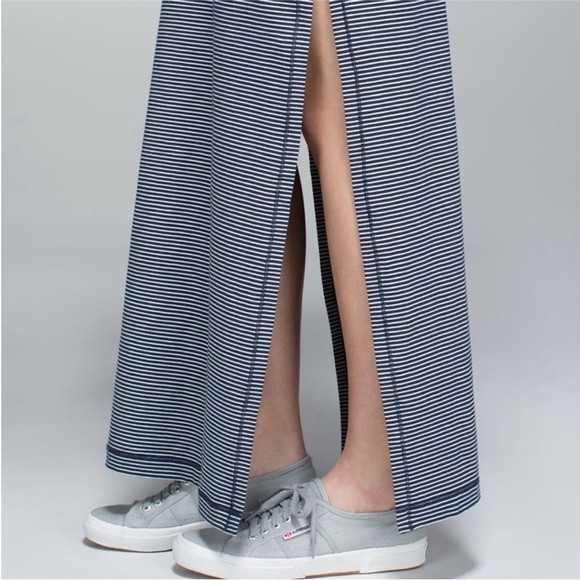 Lululemon Athletica Refresh Maxi Dress Hyper Stripe. Size M - Picture 4 of 9